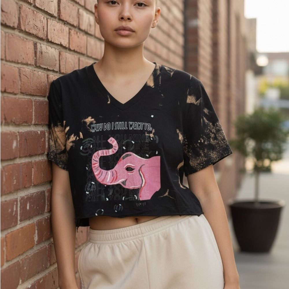 Elephant Graphic Black and Pink Crop Top